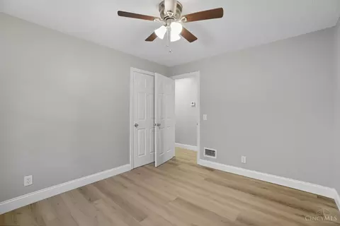 Bedroom - 5716 Hamilton Ave, Cincinnati, OH 45224 photo 7 of 9