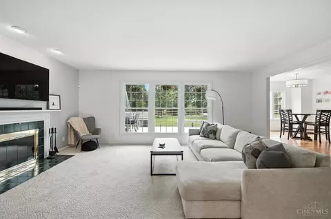 Living - 3577 Mohler Rd, Blue Ash, OH 45241 photo 2 of 4