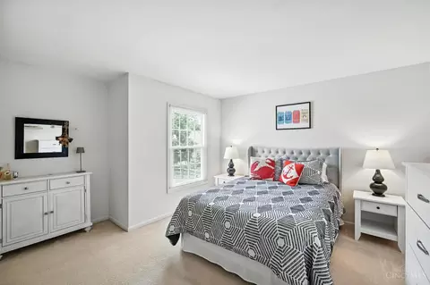 Bedroom - 3577 Mohler Rd, Blue Ash, OH 45241 photo 5 of 5