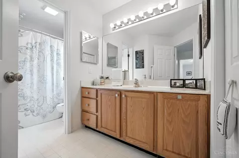 Bath - 3577 Mohler Rd, Blue Ash, OH 45241 photo 6 of 7