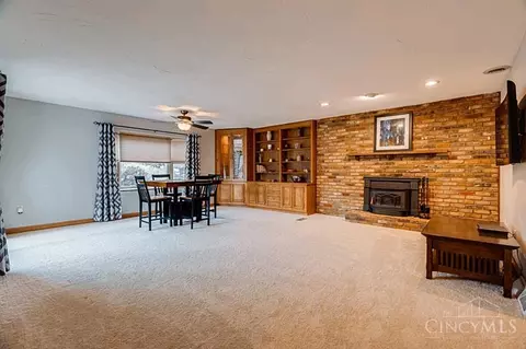 Living - 10633 Weil Rd, Montgomery, OH 45249 photo 3 of 4