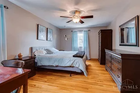 Bedroom - 10633 Weil Rd, Montgomery, OH 45249 photo 1 of 4