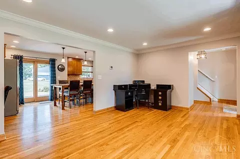 Living - 10633 Weil Rd, Montgomery, OH 45249 photo 2 of 4
