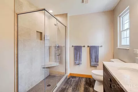 Bath - 10633 Weil Rd, Montgomery, OH 45249 photo 3 of 5