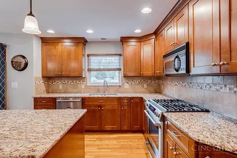 Kitchen - 10633 Weil Rd, Montgomery, OH 45249 photo 6 of 6