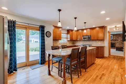 Kitchen - 10633 Weil Rd, Montgomery, OH 45249 photo 2 of 6