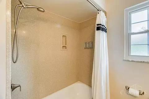 Bath - 10633 Weil Rd, Montgomery, OH 45249 photo 5 of 5