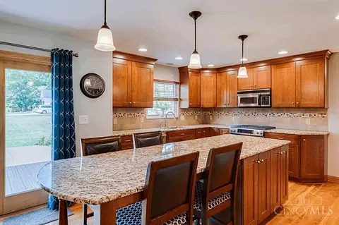 Kitchen - 10633 Weil Rd, Montgomery, OH 45249 photo 3 of 6