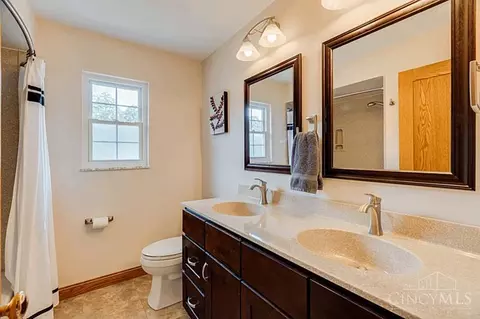 Bath - 10633 Weil Rd, Montgomery, OH 45249 photo 4 of 5