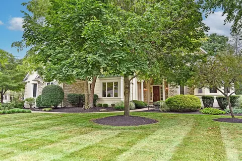 6560 Heritage Club Dr, Mason, OH 45040
