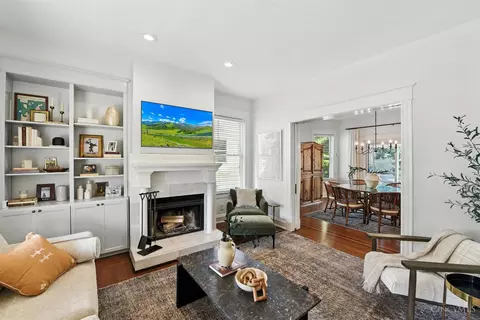 Living - 3309 Monteith Ave, Cincinnati, OH 45208 photo 2 of 3