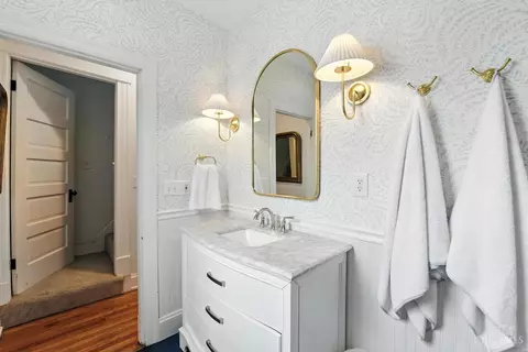 Bath - 3309 Monteith Ave, Cincinnati, OH 45208 photo 3 of 5
