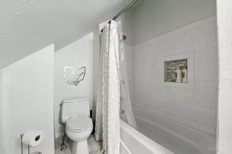 Bath - 3309 Monteith Ave, Cincinnati, OH 45208 photo 5 of 5