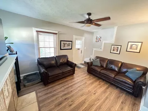 Living - 6634 Murray Ave, Cincinnati, OH 45227 photo 1 of 2