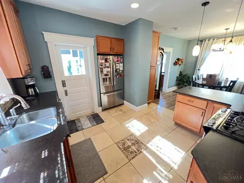 Kitchen - 6634 Murray Ave, Cincinnati, OH 45227 photo 1 of 3