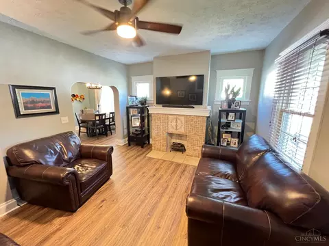 Living - 6634 Murray Ave, Cincinnati, OH 45227 photo 2 of 2