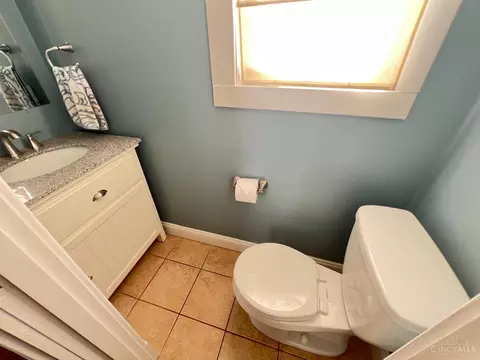 Bath - 6634 Murray Ave, Cincinnati, OH 45227 photo 1 of 3