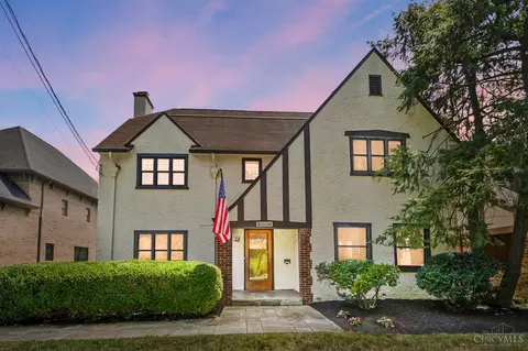 1338 Suncrest Dr, Cincinnati, OH 45208