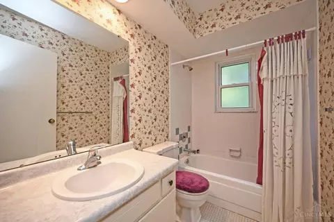 Bath - 6302 Stirrup Rd, Cincinnati, OH 45244 photo 4 of 4