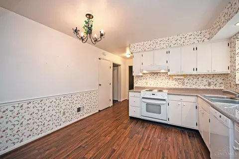 Kitchen - 6302 Stirrup Rd, Cincinnati, OH 45244 photo 1 of 4