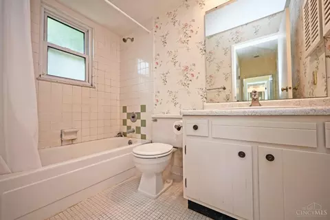 Bath - 6302 Stirrup Rd, Cincinnati, OH 45244 photo 2 of 4
