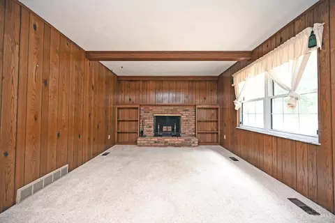 Living - 6302 Stirrup Rd, Cincinnati, OH 45244 photo 6 of 9