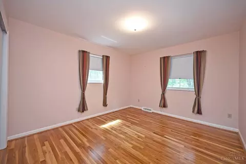 Bedroom - 6302 Stirrup Rd, Cincinnati, OH 45244 photo 8 of 9