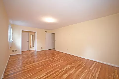 Bedroom - 6302 Stirrup Rd, Cincinnati, OH 45244 photo 3 of 9