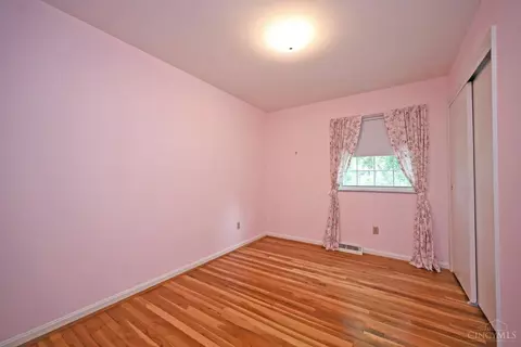 Bedroom - 6302 Stirrup Rd, Cincinnati, OH 45244 photo 4 of 9