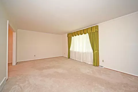 Living - 6302 Stirrup Rd, Cincinnati, OH 45244 photo 2 of 9