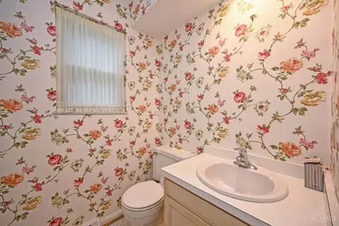 Bath - 6302 Stirrup Rd, Cincinnati, OH 45244 photo 1 of 4