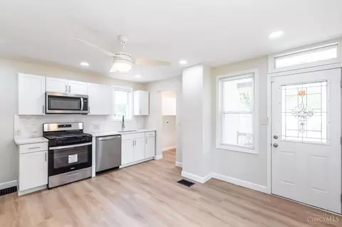 Entry Way - 10164 Wayne Ave, Woodlawn, OH 45215 photo 1 of 2