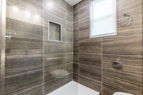 Bath - 10164 Wayne Ave, Woodlawn, OH 45215 photo 1 of 3