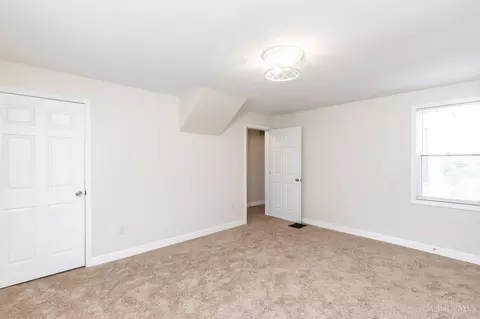Bedroom - 10164 Wayne Ave, Woodlawn, OH 45215 photo 4 of 10
