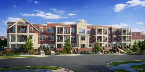 210 Vintage Club Dr, Montgomery, OH 45249