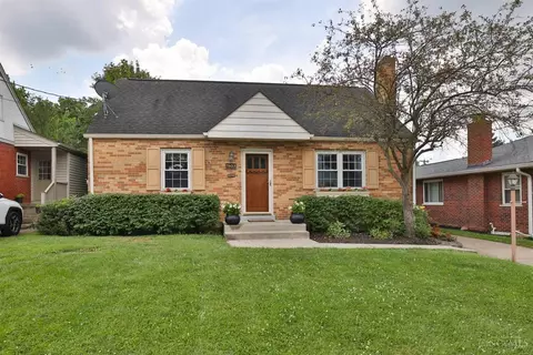 7803 Greenbriar Ln, Madeira, OH 45243