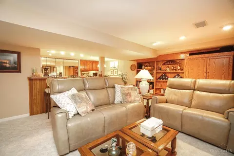 645 Brandy Way, Cincinnati, OH 45244 photo 45