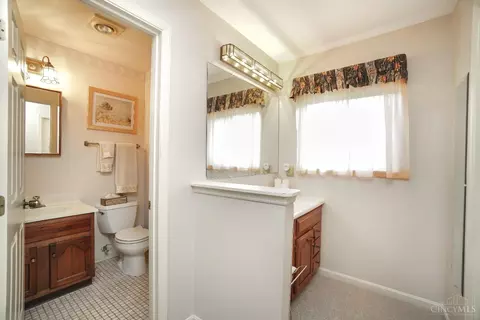 645 Brandy Way, Cincinnati, OH 45244 photo 25