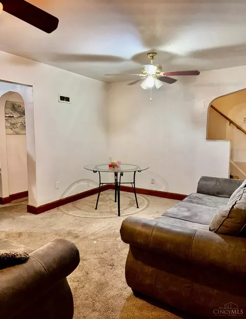 Living - 1622 Atson Ln, Cincinnati, OH 45205 photo 2 of 3