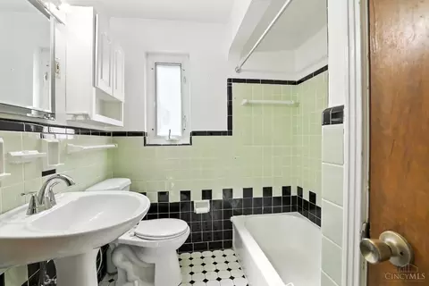 Bath - 7273 Chetbert Dr, Cincinnati, OH 45236 photo 1 of 3