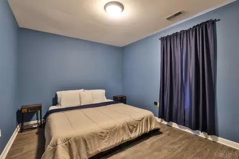 Bedroom - 2465 Wilson Ave, Cincinnati, OH 45231 photo 1 of 5