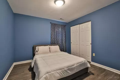 Bedroom - 2465 Wilson Ave, Cincinnati, OH 45231 photo 4 of 5