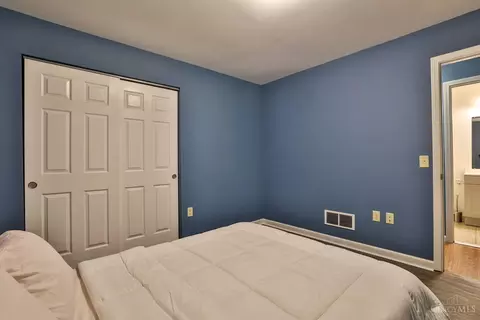 Bedroom - 2465 Wilson Ave, Cincinnati, OH 45231 photo 5 of 5