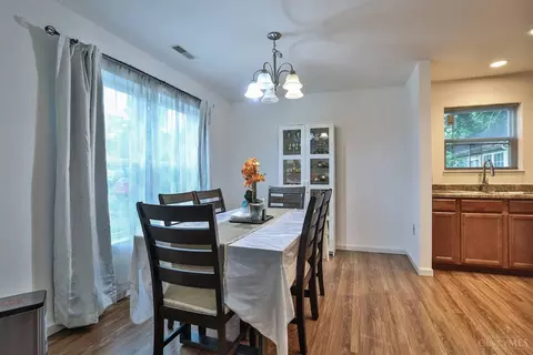 Dining - 2465 Wilson Ave, Cincinnati, OH 45231 photo 1 of 4