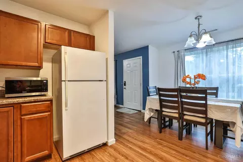 Dining - 2465 Wilson Ave, Cincinnati, OH 45231 photo 4 of 4