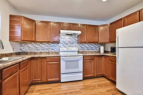 Kitchen - 2465 Wilson Ave, Cincinnati, OH 45231 photo 1 of 2