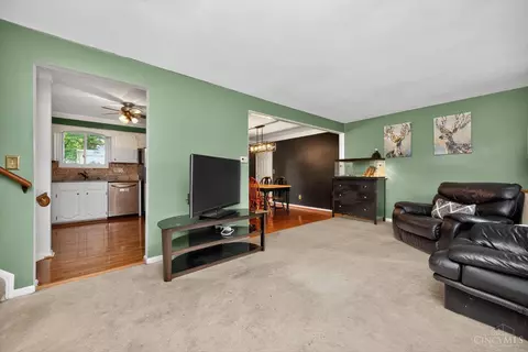 686 Loda Dr, Cincinnati, OH 45245 photo 5