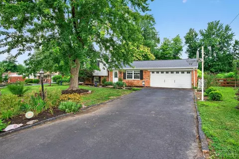 686 Loda Dr, Cincinnati, OH 45245 photo 3