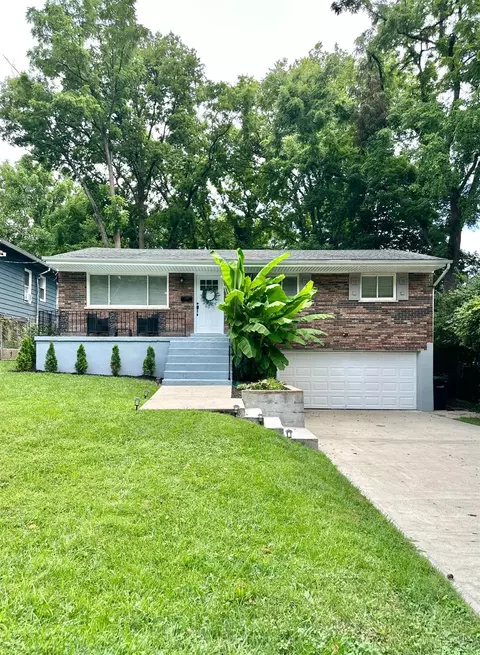 5728 Sierra Park Pl, Cincinnati, OH 45227