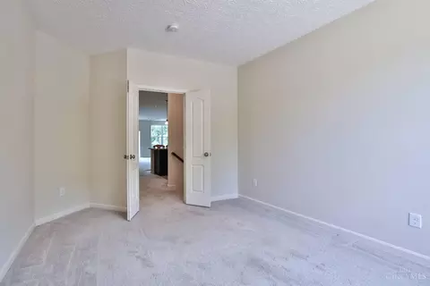 1031 Lost Xing, Cincinnati, OH 45231 photo 18